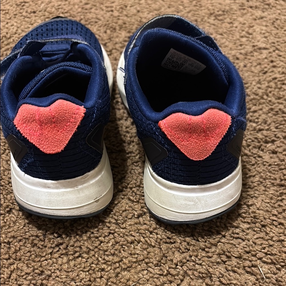 Adidas Blue and White Sneakers for Everyday Comfort - Picture 3 of 4